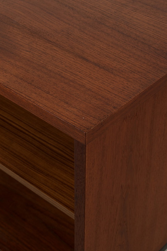 Image 1 of Elegante piccola credenza vintage 69521