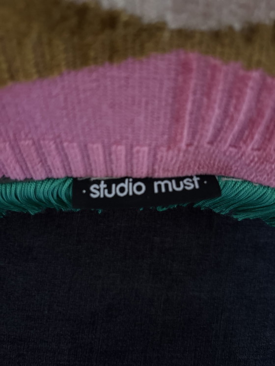 Image 1 of Cushion Studio Must