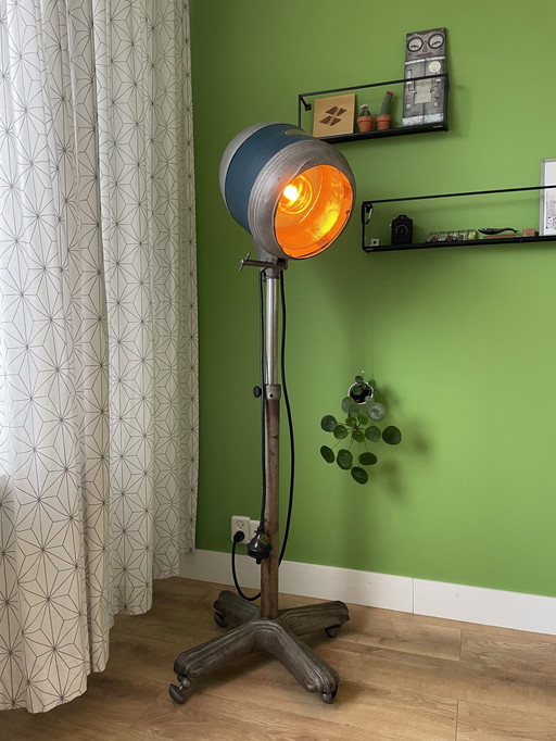 Frederics Inc Airflow New York Floor Lamp