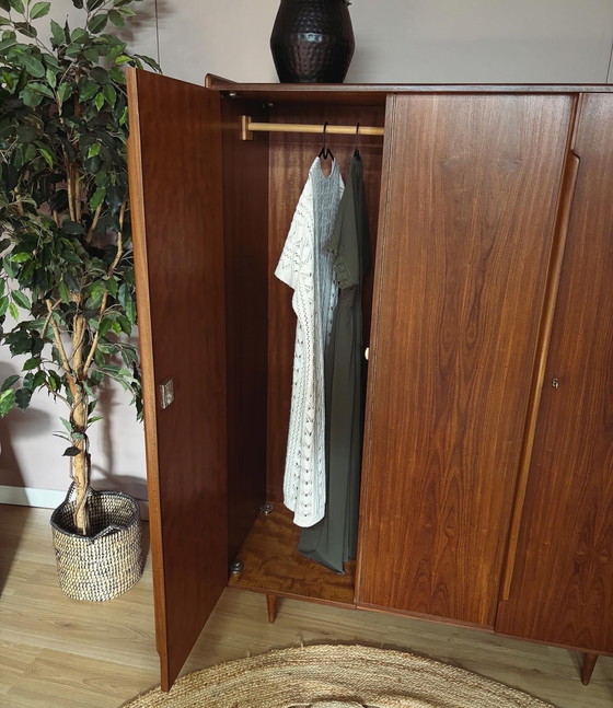 Image 1 of Armoire design vintage en teck