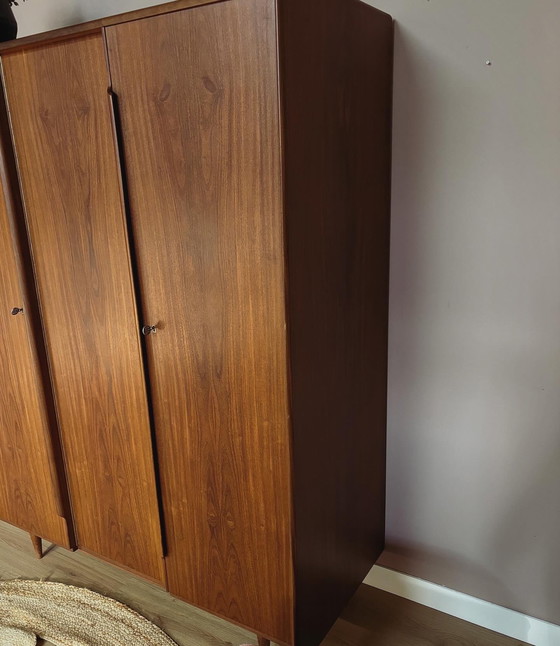 Image 1 of Armoire design vintage en teck