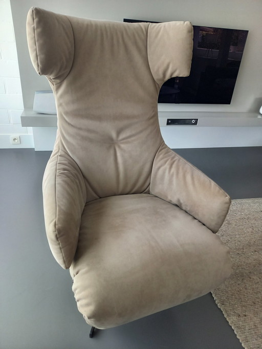 Leolux electro motion saola armchair