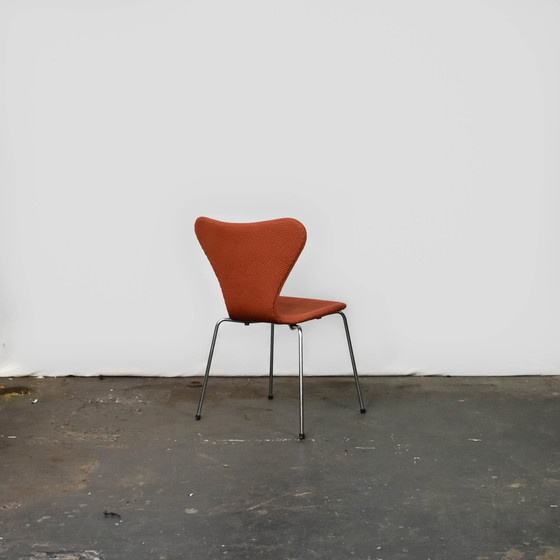 Image 1 of 4X Fritz Hansen Butterfly Chair