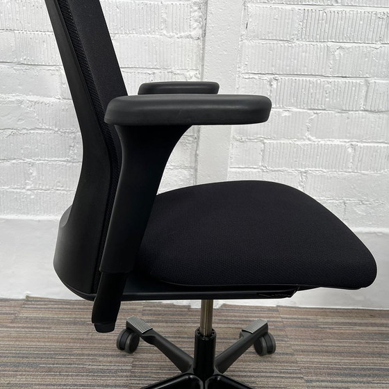 Image 1 of Hag Futu 1100 In Balance Ergonomic office chair