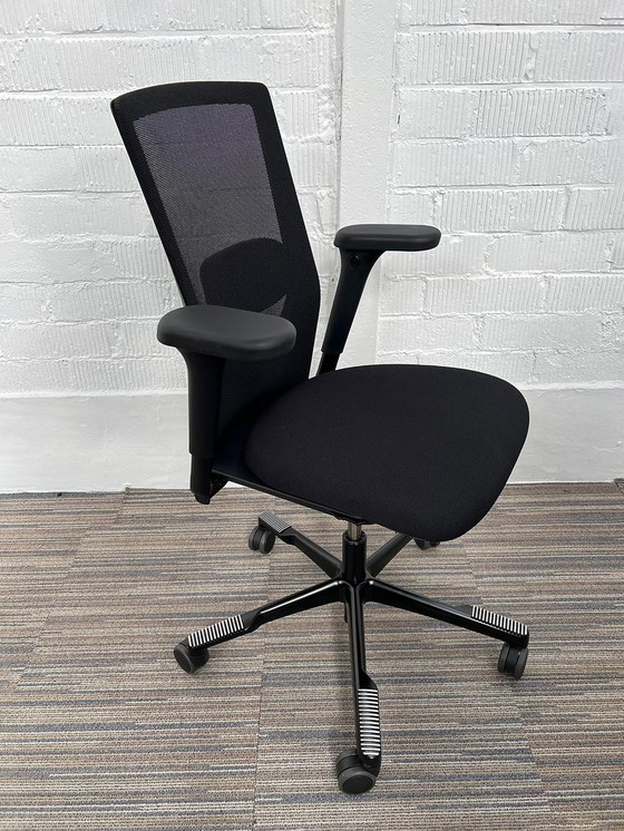 Image 1 of Hag Futu 1100 In Balance Ergonomic office chair