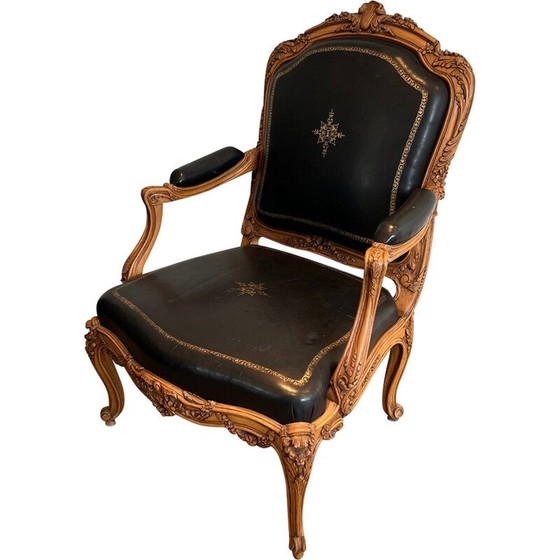 Image 1 of Vintage Queen's armchair in carved walnut and leather with gold trim, 1950