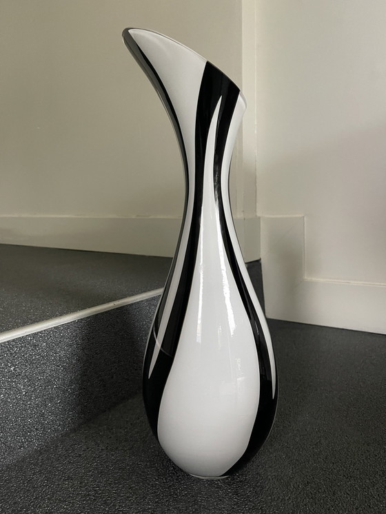 Image 1 of Vase Black White