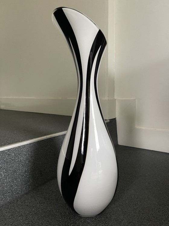 Image 1 of Vase Black White