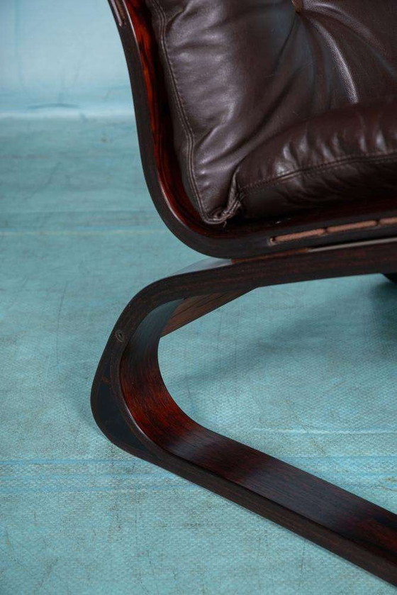 Image 1 of Poltrona vintage in pelle e compensato anni '60, sedia di design nordico