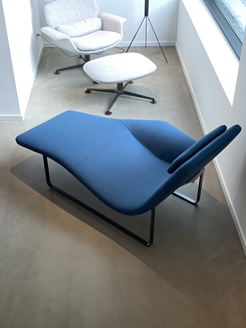 B&B Italia - Landscape Chaise Longue | €3,200 | Whoppah