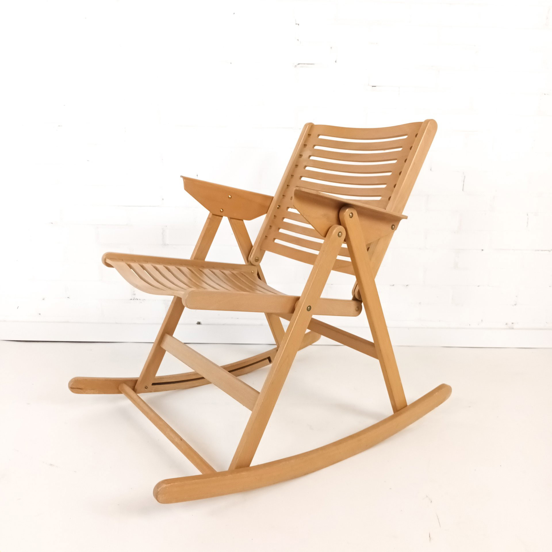 Vintage Rocking Chairs P5 Whoppah