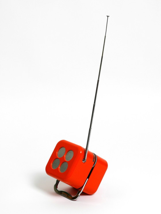 Image 1 of La leggendaria radio Orange Cube di Dario e Mario Bellini per Siemens del 1968 | Rk 501 Alpha 2 | Un classico del design realizz