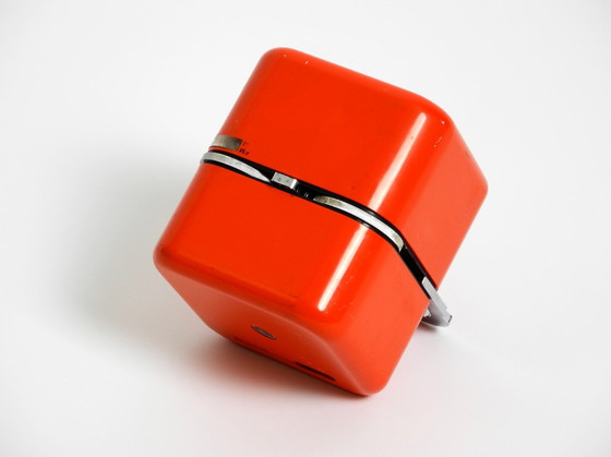 Image 1 of La leggendaria radio Orange Cube di Dario e Mario Bellini per Siemens del 1968 | Rk 501 Alpha 2 | Un classico del design realizz