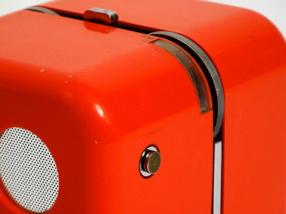 Image 1 of La leggendaria radio Orange Cube di Dario e Mario Bellini per Siemens del 1968 | Rk 501 Alpha 2 | Un classico del design realizz