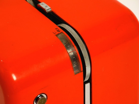 Image 1 of La leggendaria radio Orange Cube di Dario e Mario Bellini per Siemens del 1968 | Rk 501 Alpha 2 | Un classico del design realizz