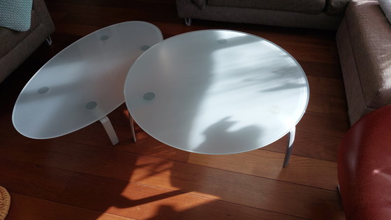 Image 1 of 2x Tables basses design en verre