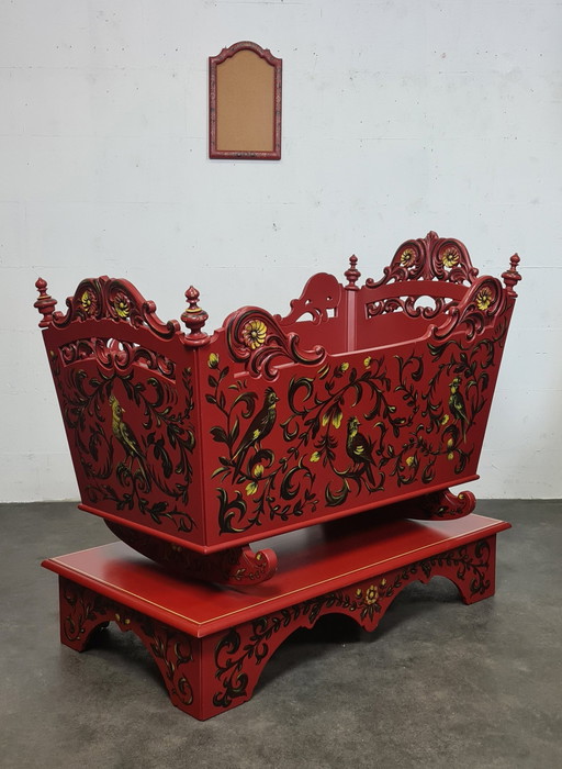 Vintage Hindeloopen Cradle