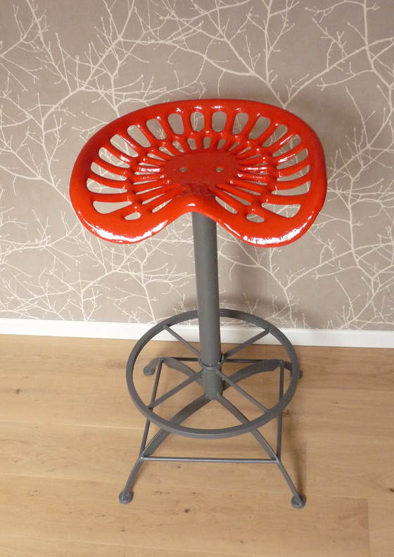 Image 1 of Tabouret Vintage Haut