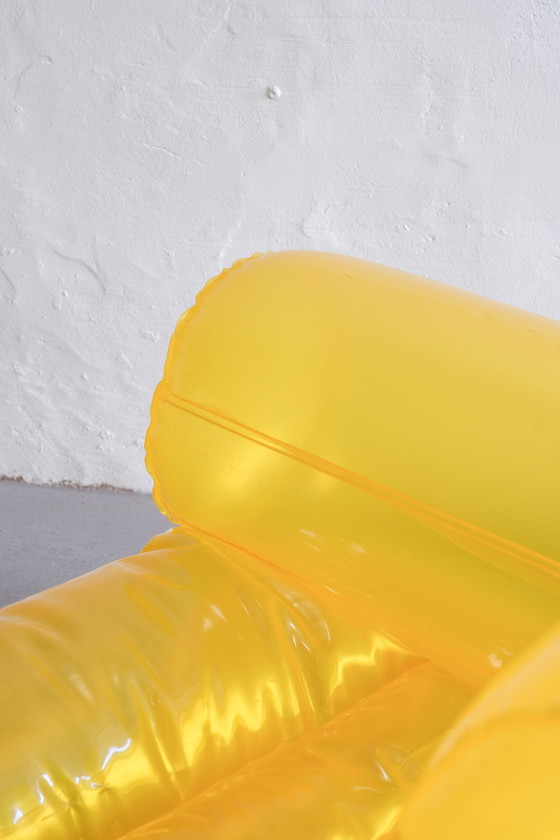 Image 1 of Zanotta 'Blow' inflatable chair by Jonathan de Pas