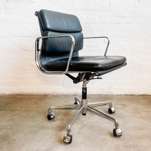 Vitra - Ea 217 Soft Pad - Office swivel chair - Black leather