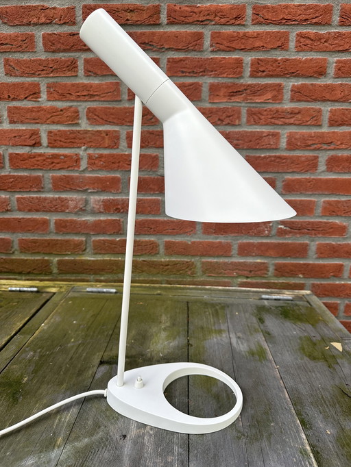 Lampe de table Arne Jacobsen