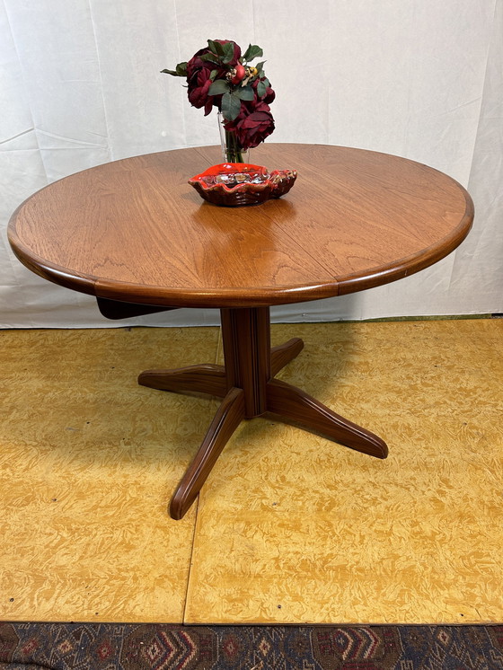 Image 1 of Mid Century Retro Vintage Teak Round Extending Dining Table By Gplan 1970