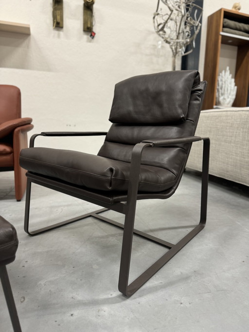 Leolux Indra Armchair With Footstool Brown Arkadia Leather