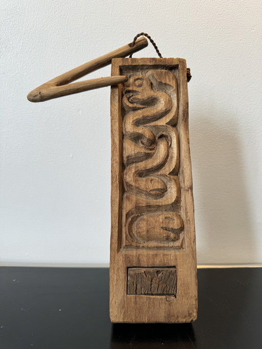 Oil lamp hanging carving