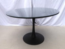Table ronde vintage avec base tulipe