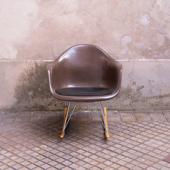 Image 1 of Seal Brown vintage rocking chair by Charles and Ray Eames for Mobilier International, 1970