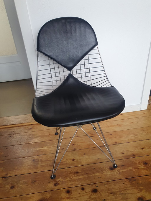 Vitra wire chair DKR2 by Charles Eames