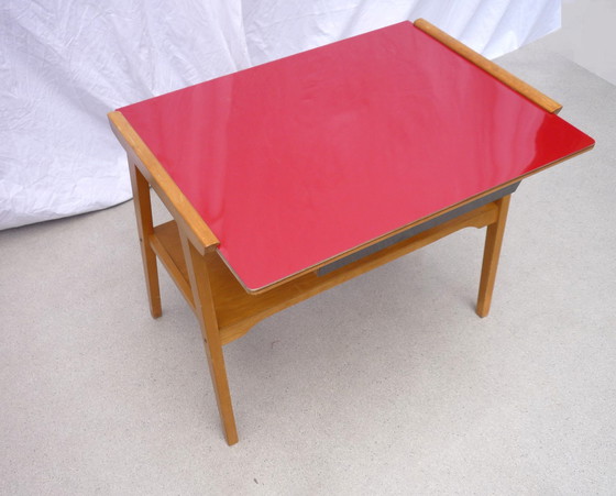 Image 1 of Petit bureau d'enfant vintage