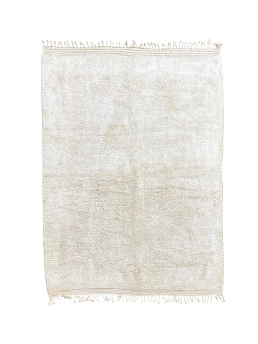 Moroccan Classic White Hand-Knotted Wool Rug