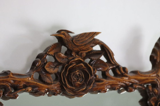 Image 1 of Miroir chinois en forme de fleurs et de branches sculptées