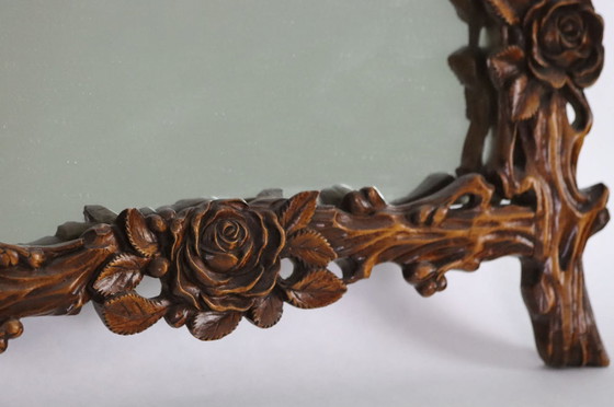 Image 1 of Miroir chinois en forme de fleurs et de branches sculptées