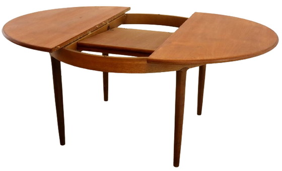 Image 1 of Table de salle à manger ronde extensible 'Cheetham' vintage