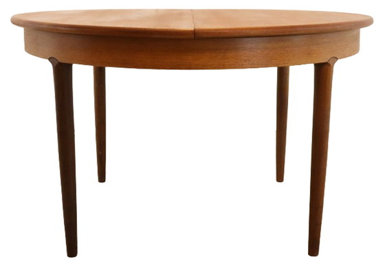 Image 1 of Table de salle à manger ronde extensible 'Cheetham' vintage