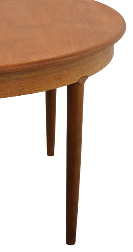 Image 1 of Table de salle à manger ronde extensible 'Cheetham' vintage