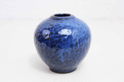 Oriental ball vase