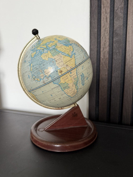 Image 1 of Globo in peltro Chad Valley 