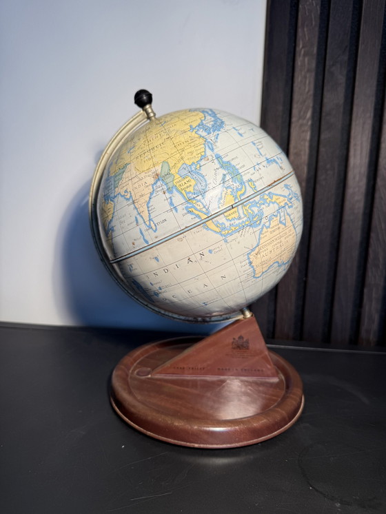 Image 1 of Globo in peltro Chad Valley 