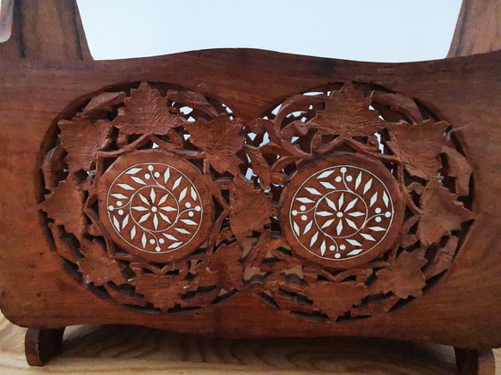 Image 1 of Portariviste, anni '70. India, intagliato a mano con intarsi