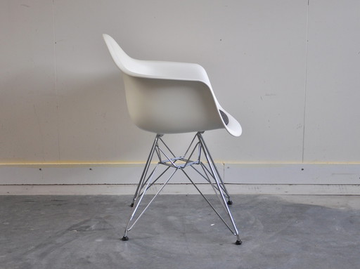 Vitra Eames DAR Armchair with loose cushion