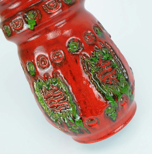 1960s u-keramik vase model 1400/30 vibrant red and green relief decor