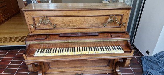 Image 1 of decorative wall piano Henri Herz