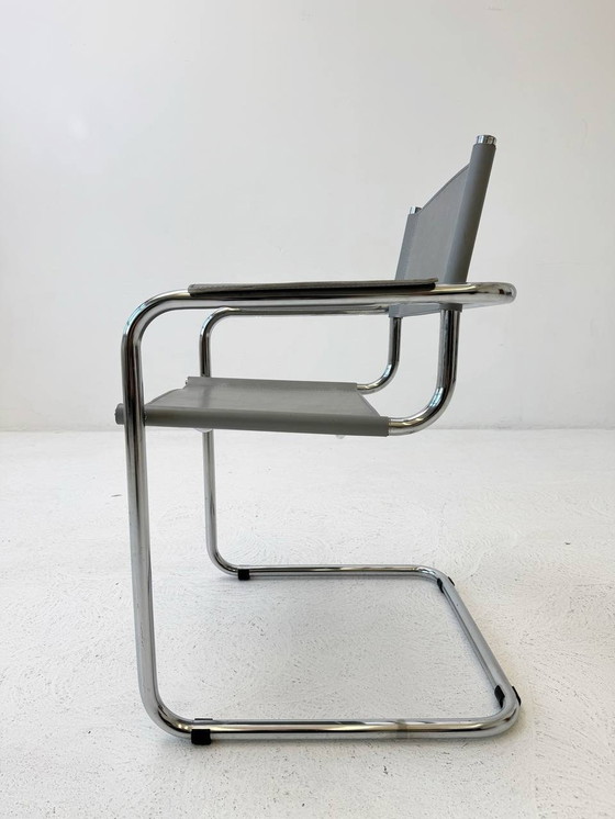 Image 1 of Grey cantilever chair in Breuer Bauhaus style with chrome frame