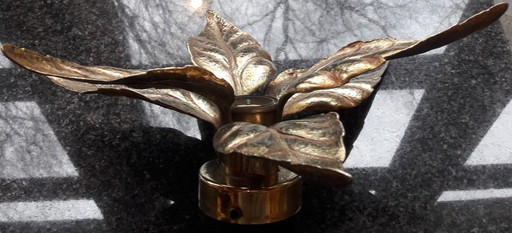 Massive Leaf Lamp Gold