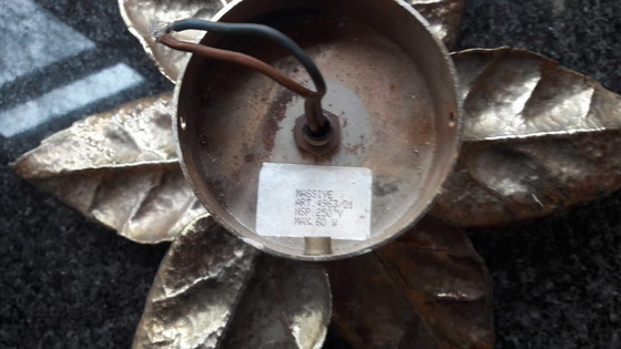 Image 1 of Massive Leaf Lamp Gold