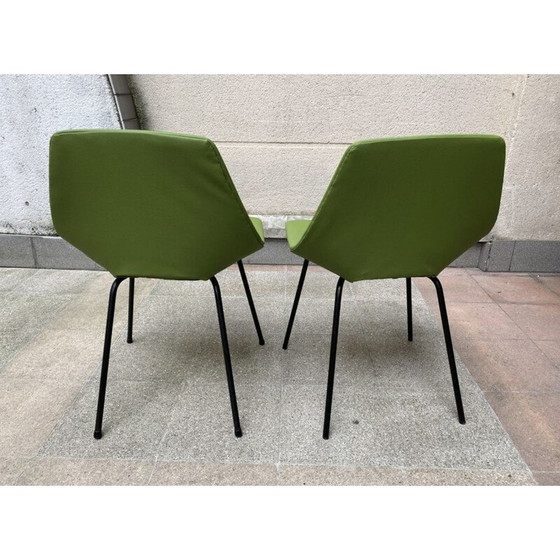 Image 1 of Coppia di sedie Tonneau vintage in imitazione verde di Pierre Guariche, 1955