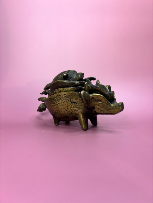 Pfizer Brass Pig Gigognes Ashtray